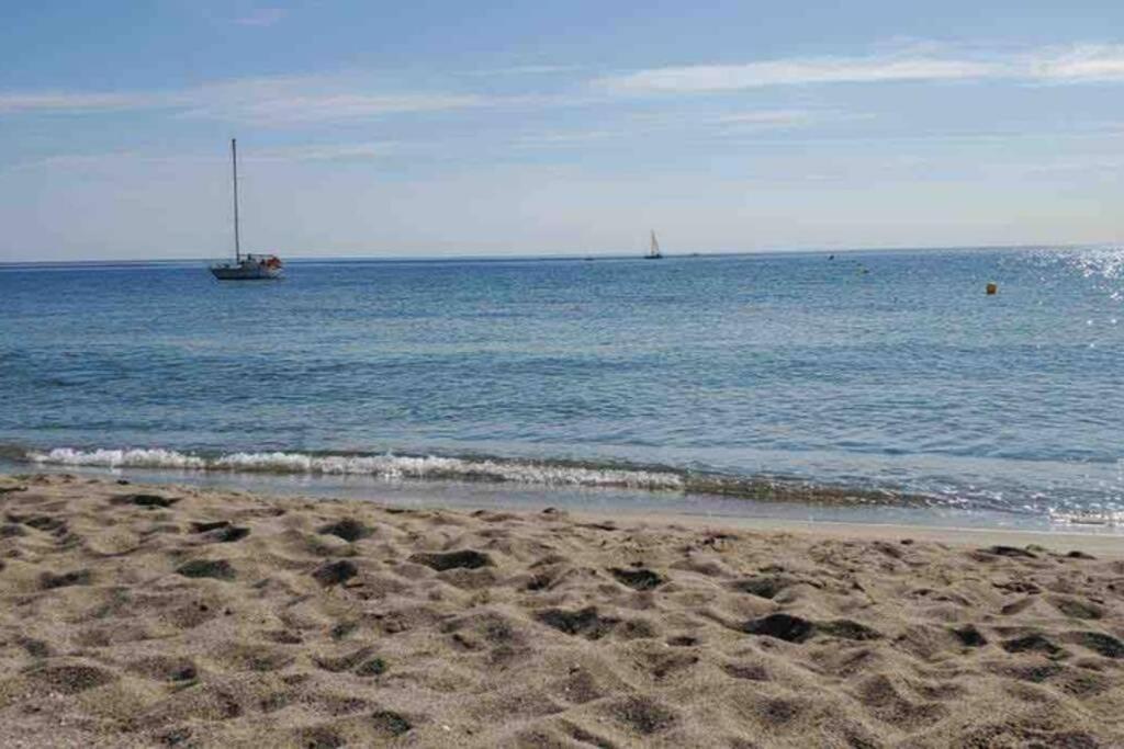 Maisonnette Climatisee Dans Naturiste Holiday home *