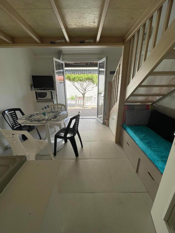 Maisonnette Climatisee Dans Naturiste Leucate