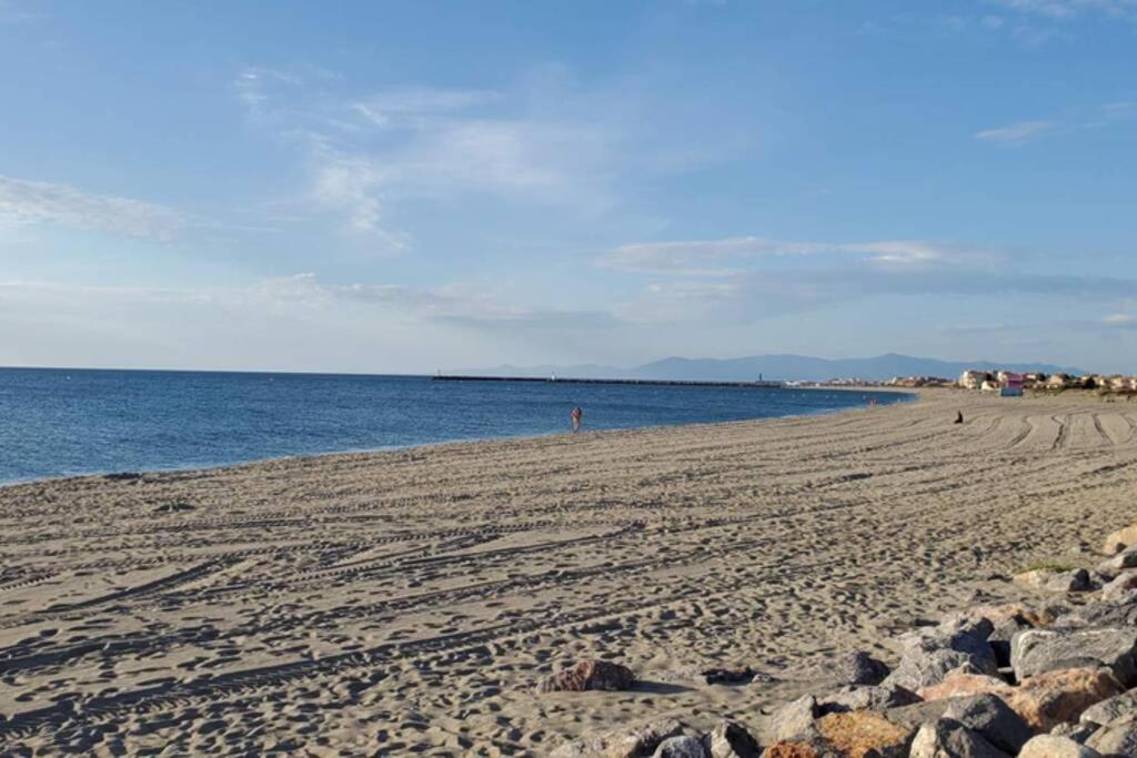 Maisonnette Climatisee Dans Naturiste Leucate