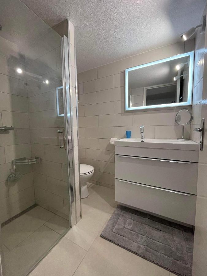 Maisonnette Climatisee Dans Naturiste Leucate